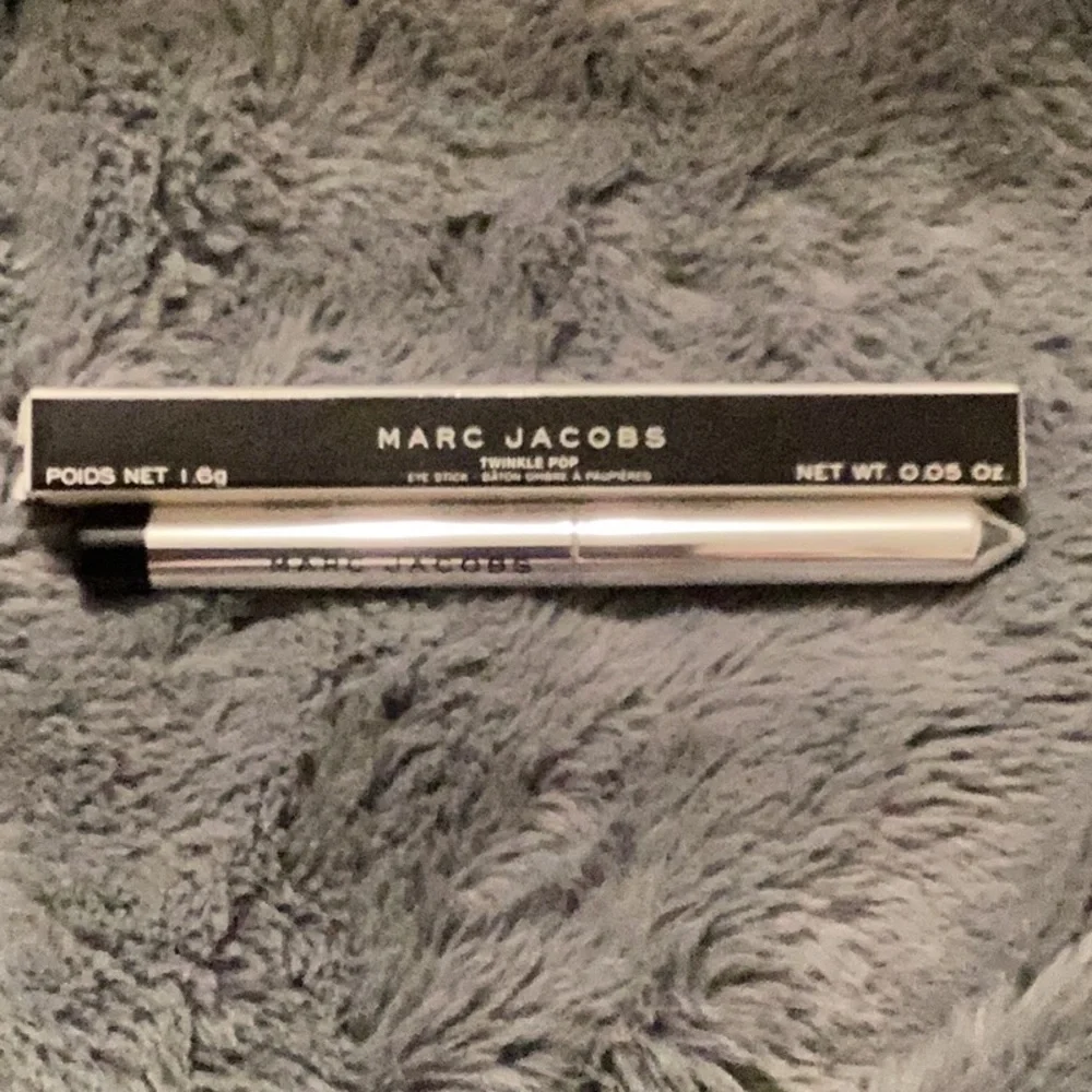 Marc Jacobs 408 Frannie Twinkle Pop - Picture 5 of 6